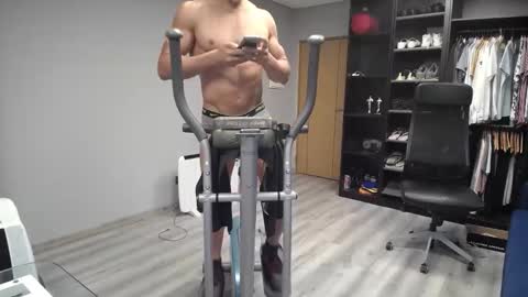 sam online show from October 2025 08:00:02 AM