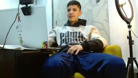 Snapshot of latinoproduction chatting on October 2025 10:58:01 PM latinoproduction online show from October 2025 10:58:01 PM