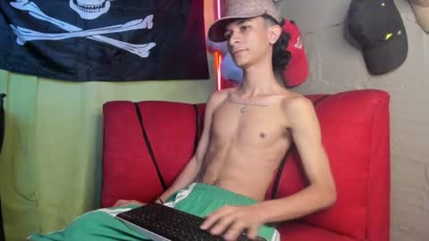 Snapshot of latinskinny_ chatting on June 2026 12:22:01 PM Angel online show from June 2026 12:22:01 PM