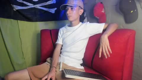 Snapshot of latinskinny_ chatting on June 2026 02:06:01 AM Angel online show from June 2026 02:06:01 AM