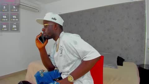 Snapshot of latrellx7 chatting on February 2025 11:41:02 AM LEANDRO online show from February 2025 11:41:02 AM