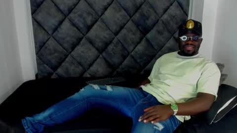 LEANDRO online show from September 2025 03:22:01 AM