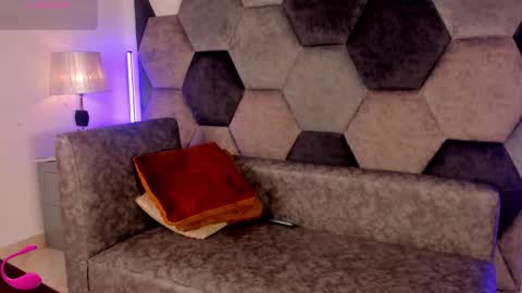 Snapshot of latrellx7 chatting on February 2026 03:49:02 AM LEANDRO online show from February 2026 03:49:02 AM