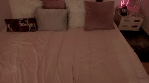 Snapshot of lau_123x chatting on January 2025 08:52:02 PM Laura online show from January 2025 08:52:02 PM