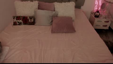 Snapshot of lau_123x chatting on January 2025 03:35:01 AM Laura online show from January 2025 03:35:01 AM