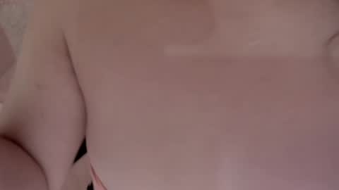 Snapshot of lau_123x chatting on February 2025 02:57:02 AM Laura online show from February 2025 02:57:02 AM