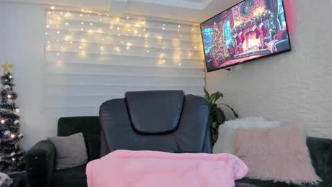 Snapshot of laura__cruz chatting on December 2024 03:41:01 AM laura cruz online show from December 2024 03:41:01 AM