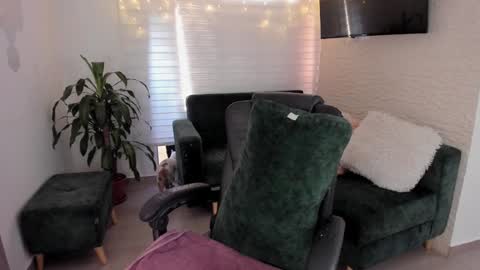 Snapshot of laura__cruz chatting on January 2025 11:34:02 AM laura cruz online show from January 2025 11:34:02 AM