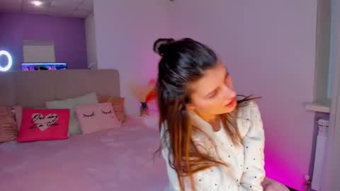 Laura online show from February 2025 09:25:02 AM