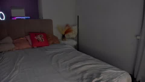 Laura online show from February 2025 06:02:01 AM