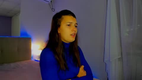 Laura online show from October 2025 05:49:02 AM