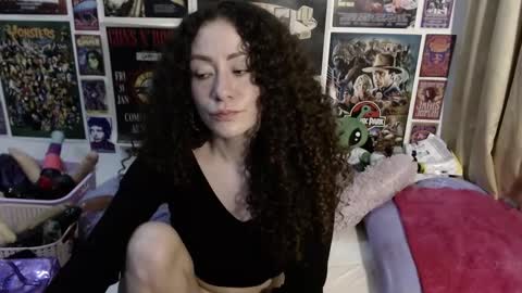 Snapshot of laura_anal_ chatting on December 2024 02:25:02 AM Wen online show from December 2024 02:25:02 AM