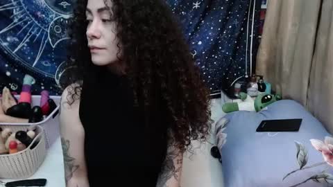 Snapshot of laura_anal_ chatting on December 2024 02:32:01 AM Wen online show from December 2024 02:32:01 AM