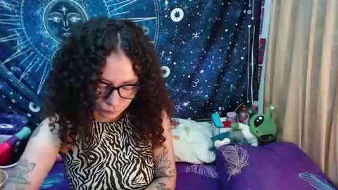 Snapshot of laura_anal_ chatting on January 2025 11:21:01 PM Wen online show from January 2025 11:21:01 PM