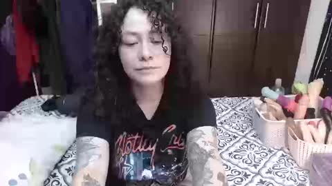 Snapshot of laura_anal_ chatting on September 2025 04:43:02 PM Wen online show from September 2025 04:43:02 PM