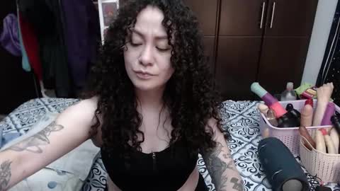 Snapshot of laura_anal_ chatting on September 2025 10:25:02 PM Wen online show from September 2025 10:25:02 PM