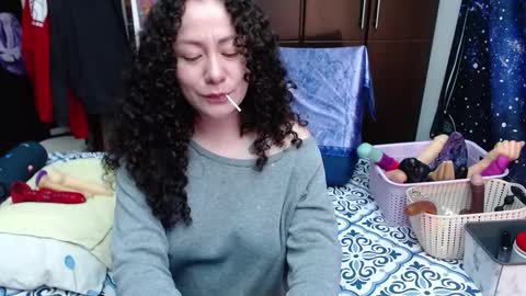 Snapshot of laura_anal_ chatting on October 2025 09:34:02 PM Wen online show from October 2025 09:34:02 PM