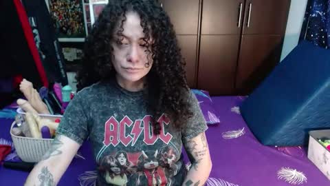 Snapshot of laura_anal_ chatting on October 2025 09:15:01 PM Wen online show from October 2025 09:15:01 PM