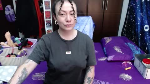 Snapshot of laura_anal_ chatting on October 2025 07:03:01 PM Wen online show from October 2025 07:03:01 PM