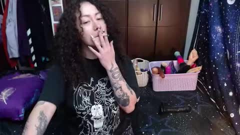 Snapshot of laura_anal_ chatting on October 2025 05:24:02 PM Wen online show from October 2025 05:24:02 PM