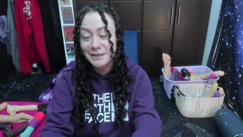 Snapshot of laura_anal_ chatting on November 2025 07:02:02 PM Wen online show from November 2025 07:02:02 PM