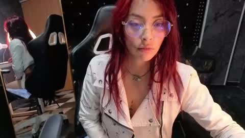 laura_b_ online show from May 2026 03:36:02 AM