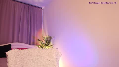 Laura online show from March 2025 05:20:01 AM