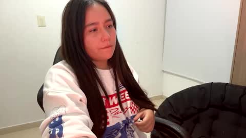 laura online show from November 2025 12:32:01 AM