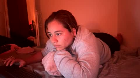 laura online show from April 2026 04:46:01 AM