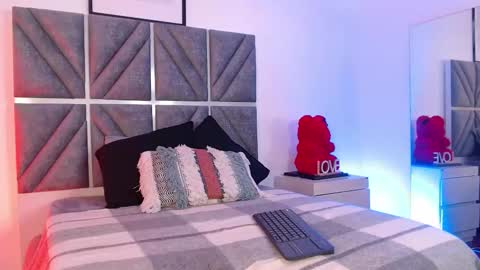 laura_dicardy online show from November 2025 07:59:01 PM