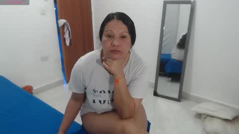 laura_foxx2379 online show from January 2026 02:11:01 PM