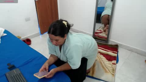 laura_foxx2379 online show from April 2026 04:10:02 PM