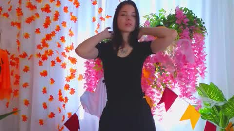 Snapshot of laura_halle chatting on November 2025 08:03:02 AM laura online show from November 2025 08:03:02 AM