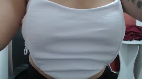 Snapshot of laura_hotyy chatting on September 2025 01:23:02 PM  Laura  online show from September 2025 01:23:02 PM
