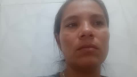  Laura  online show from November 2025 07:47:01 PM