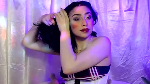 Snapshot of laura_pink01 chatting on February 2025 11:20:02 PM laura_pink01 online show from February 2025 11:20:02 PM