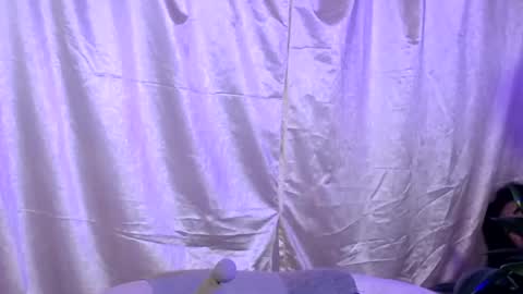 Snapshot of laura_pink01 chatting on March 2025 03:45:01 AM laura_pink01 online show from March 2025 03:45:01 AM