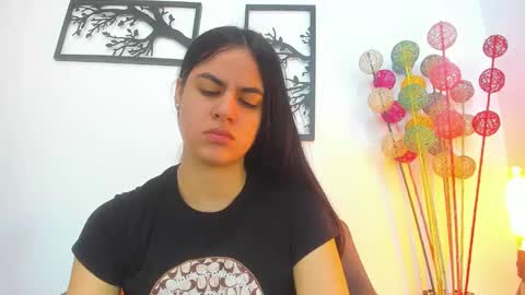 LAURA SOE online show from January 2025 01:32:02 PM