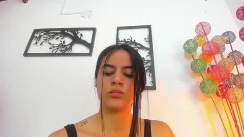 LAURA SOE online show from February 2025 04:32:02 PM