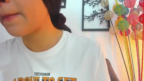 LAURA SOE online show from February 2025 03:16:01 PM