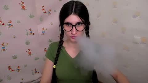 Snapshot of lauradre_ chatting on December 2025 01:42:01 PM Laura online show from December 2025 01:42:01 PM