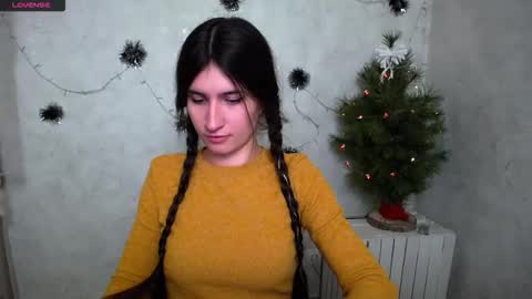 Snapshot of lauradre_ chatting on December 2025 11:03:02 AM Laura online show from December 2025 11:03:02 AM