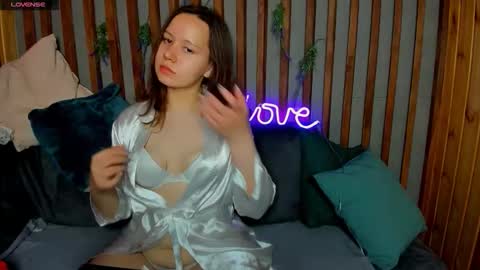 Snapshot of lauraellinss chatting on September 2025 09:01:02 AM Laura online show from September 2025 09:01:02 AM