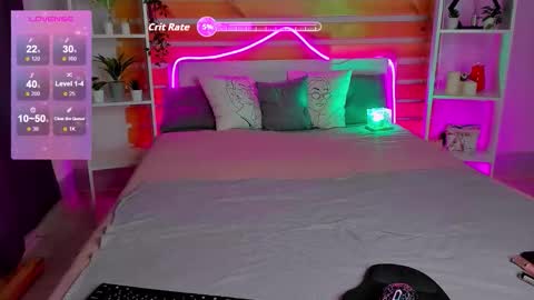 Snapshot of lauraellinss chatting on October 2025 01:39:02 AM Laura online show from October 2025 01:39:02 AM