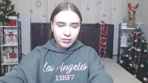 Snapshot of laurahlot chatting on December 2025 06:59:01 PM LauraHlot online show from December 2025 06:59:01 PM