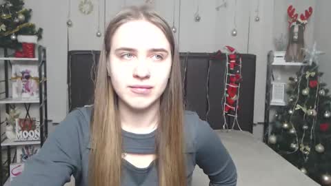 Snapshot of laurahlot chatting on December 2025 06:59:02 PM LauraHlot online show from December 2025 06:59:02 PM