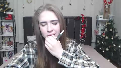 Snapshot of laurahlot chatting on January 2026 06:53:01 PM LauraHlot online show from January 2026 06:53:01 PM