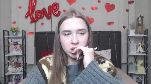 Snapshot of laurahlot chatting on February 2026 08:14:02 PM LauraHlot online show from February 2026 08:14:02 PM