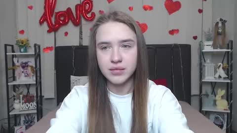 Snapshot of laurahlot chatting on February 2026 06:56:02 PM LauraHlot online show from February 2026 06:56:02 PM