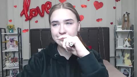 Snapshot of laurahlot chatting on February 2026 06:04:01 PM LauraHlot online show from February 2026 06:04:01 PM